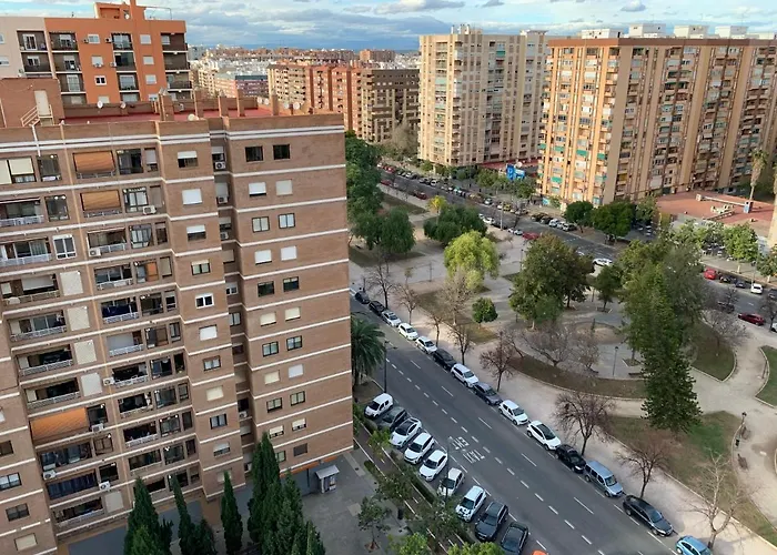 Habitacion Con Cama Doble, Piso Compartido En Avenida Blasco Ibanez