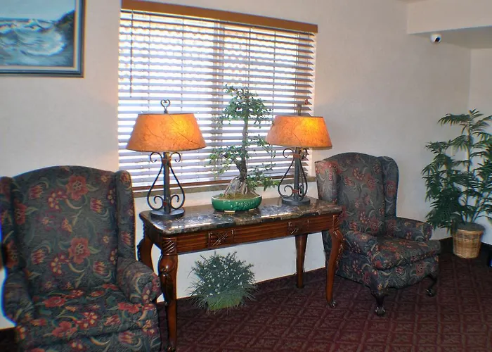 Paradise Inn & Suites At Lincoln City