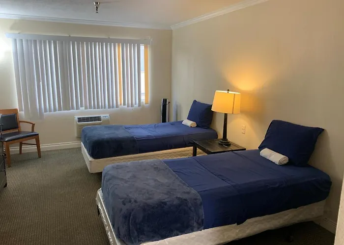 Charming Double Bed Hotel Style
