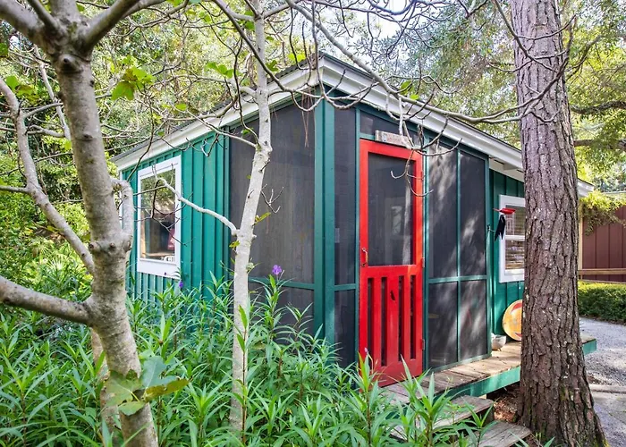 Hibiscus Coffee & Guesthouse Grayton Beach