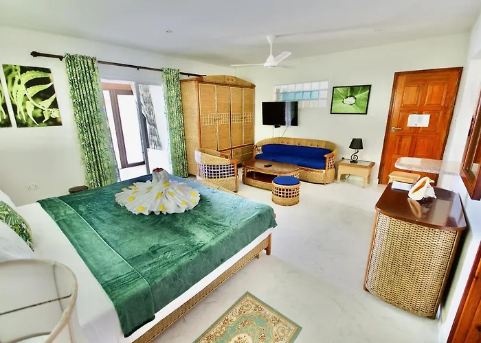 La Petite Maison And Sea Splash