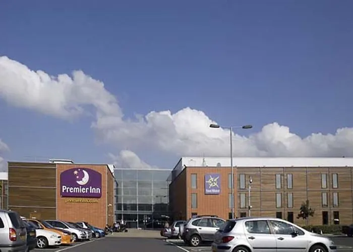 Premier Inn London Heathrow Airport T2 & T3 - Bath Road