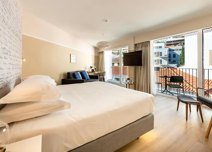 Pestana Fisherman Village