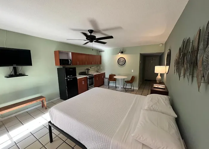 Breezy Palms Resort