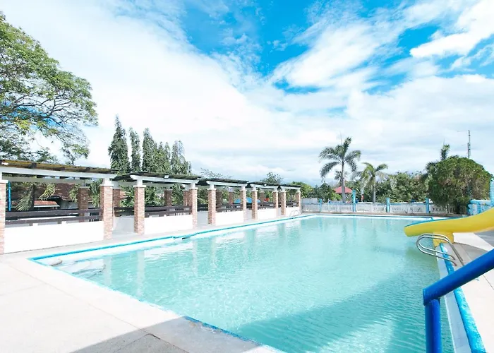Reddoorz At Royal Grande Beach Resort Batangas