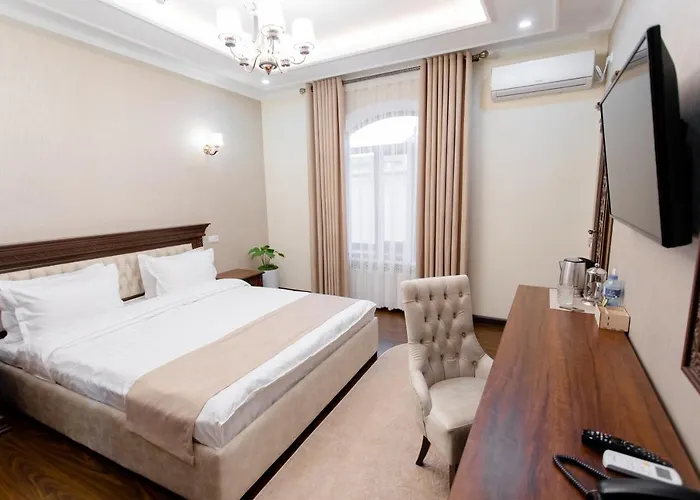 Hotel Silver Rows
