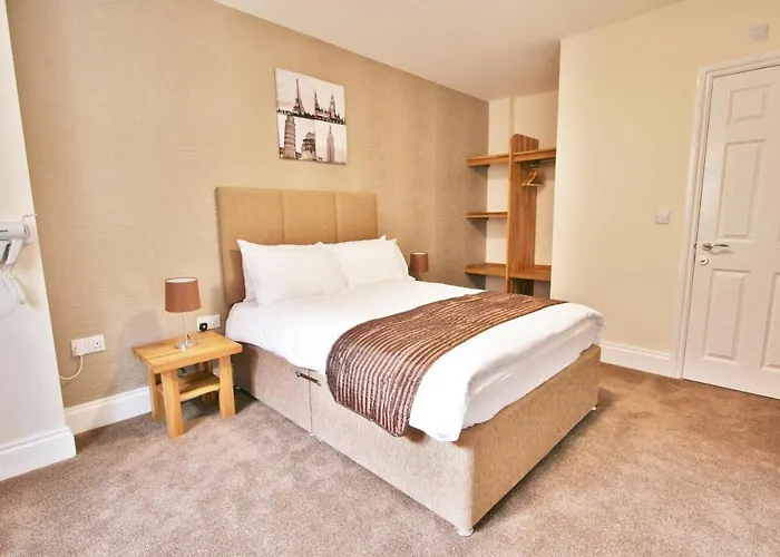 New County Hotel & Serviced Apartments By Roomsbooked