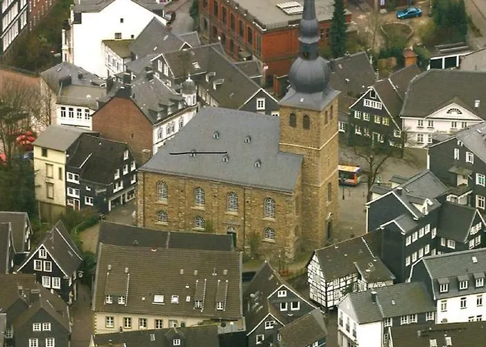 Hotel Rosenhaus GmbH mit 12 Elektro-Wallboxen