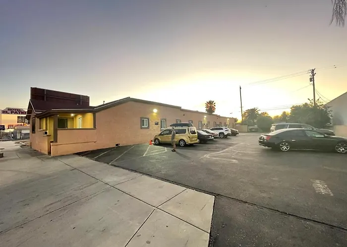 El Patio Hotel