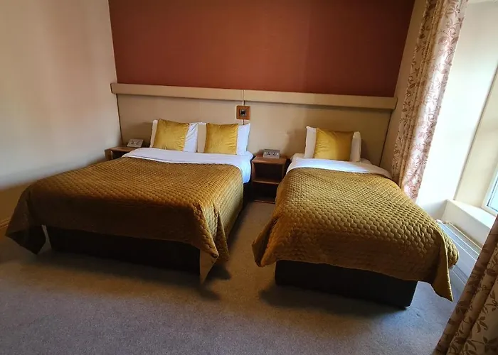 The Farnham Arms Hotel
