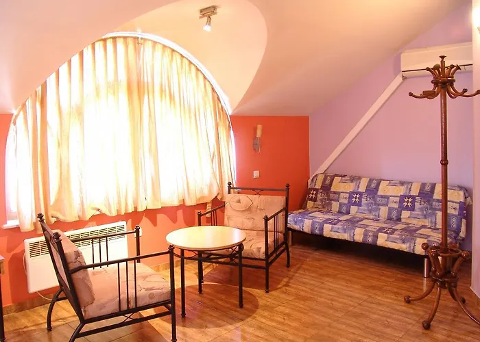 Central Family Hotel