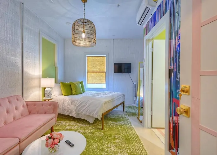 Room 6 Oleander Hotel Walk To Cruise Terminal, Restaurants & The Strand