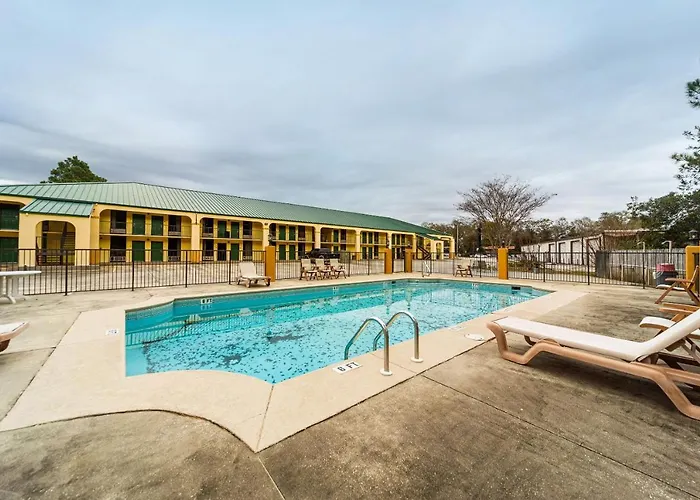 Days Inn By Wyndham Atmore