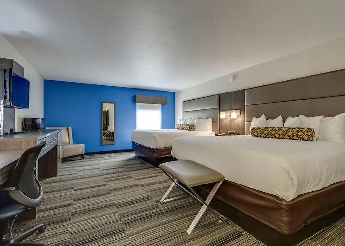 Alexis Inn And Suites Hotel