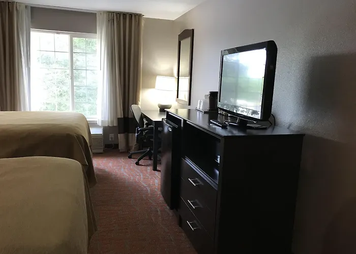 Quality Inn & Suites Fresno Northwest