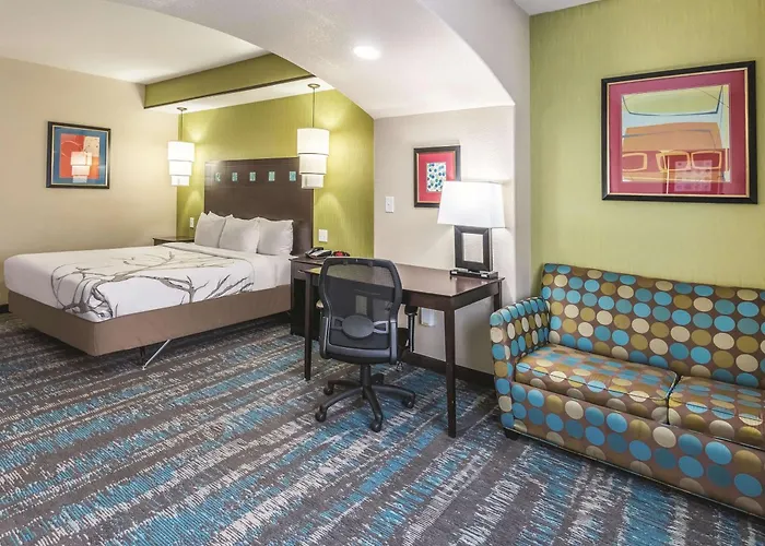 La Quinta By Wyndham Dallas Grand Prairie South