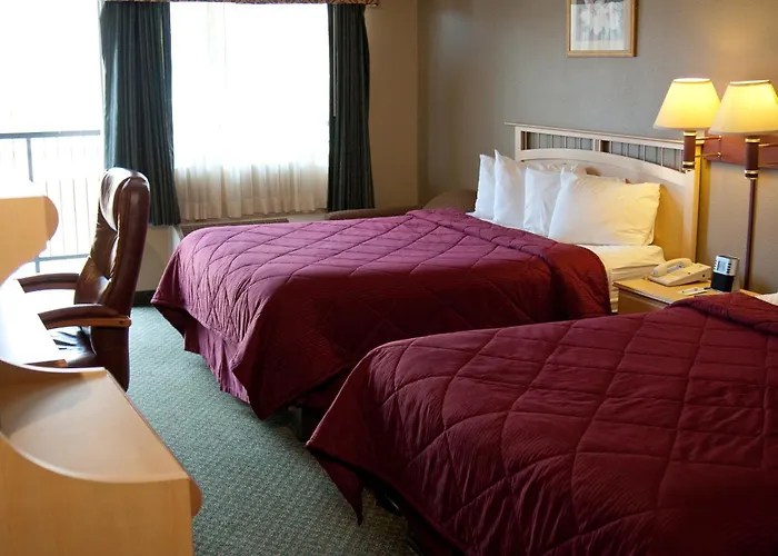 Lamplighter Inn & Suites