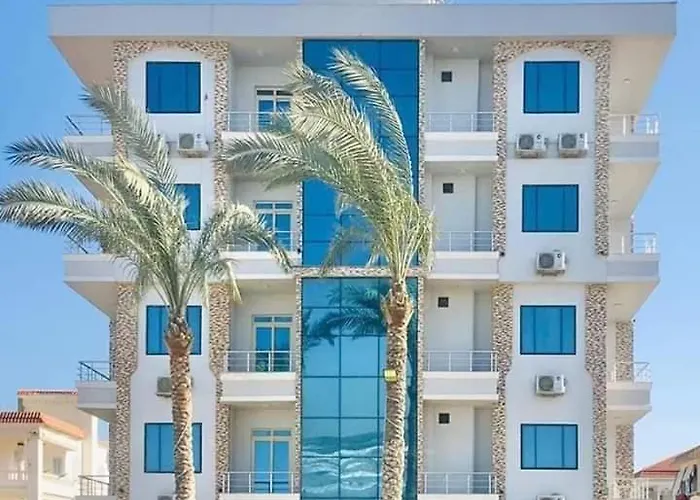 El Mena Beach