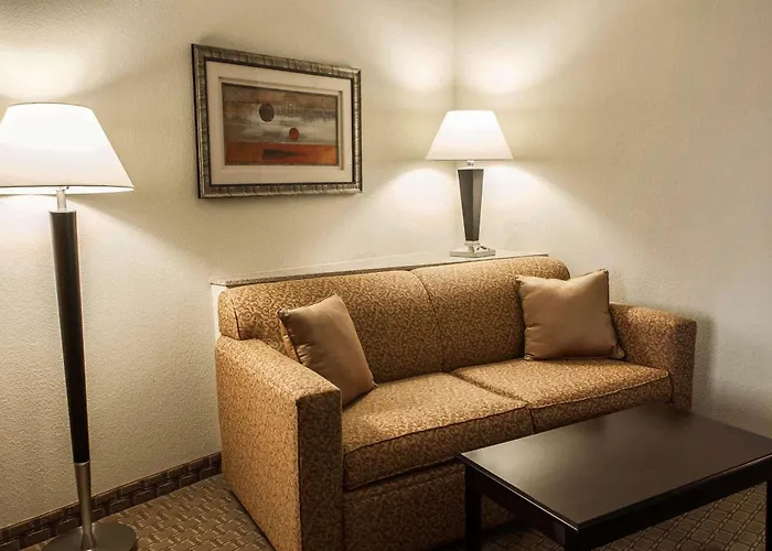 Comfort Suites Bloomington I-55 And I-74