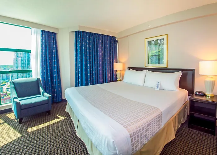 Rosedale On Robson Suite Hotel