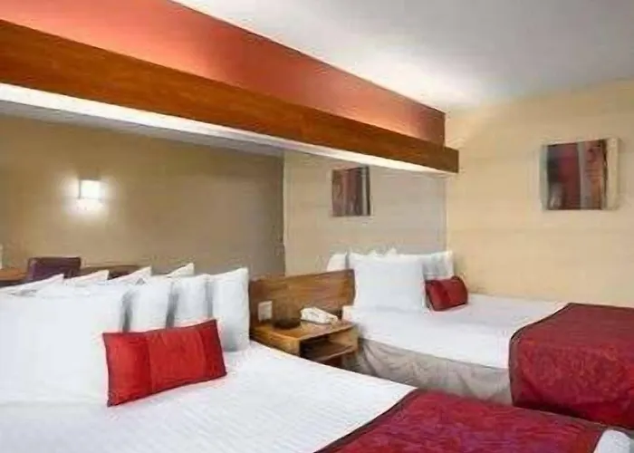 Days Inn & Suites By Wyndham Lafayette In