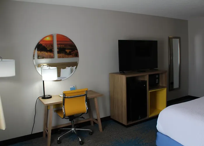 Days Inn By Wyndham Colby