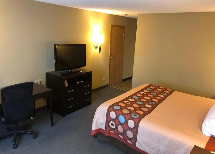 Super 8 By Wyndham Lagrande