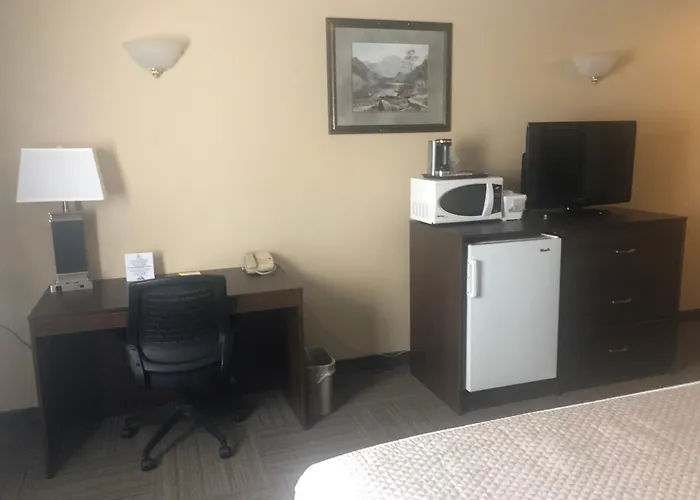 Days Inn By Wyndham Hinton