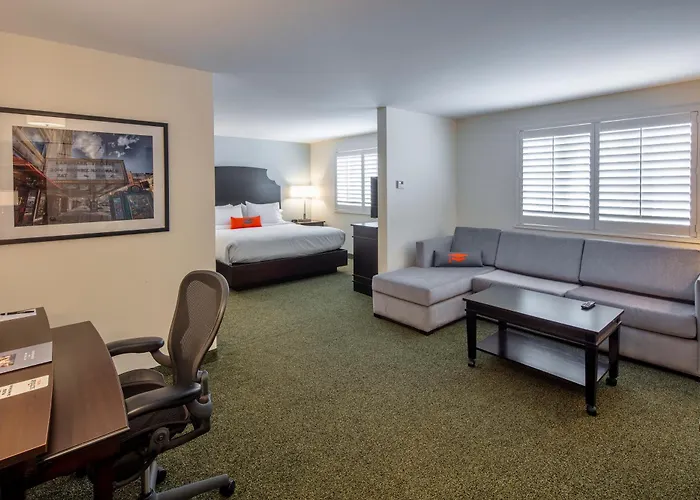 Collegian Hotel & Suites, Trademark Collection By Wyndham