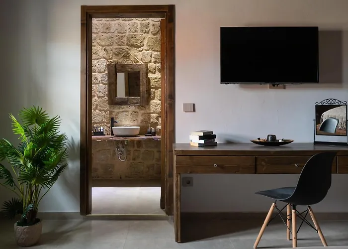Ancient Knights Luxury Suites