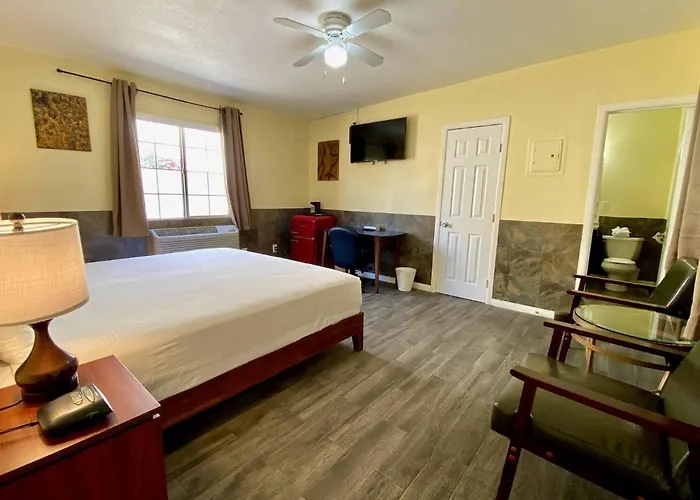 Europa Inn & Suites