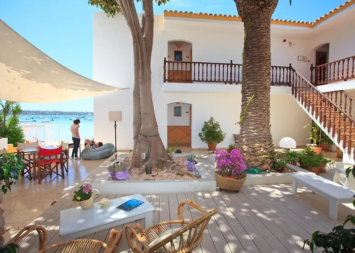 Hostal La Savina