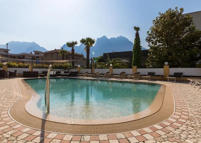 Hotel New Garden Torbole Sul Garda