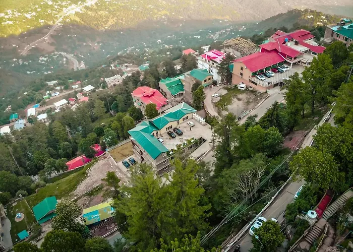 The Roomy Lodge, Murree