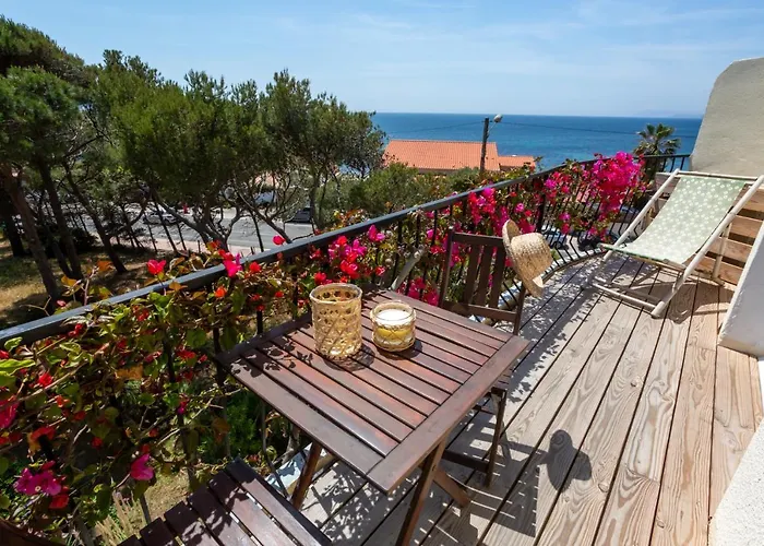 Hotel Almanarre Plage - Hotel Eco-Responsable Face A La Mer