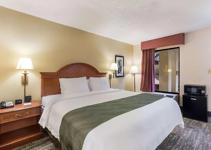 Quality Inn - Hamilton Place Chattanooga