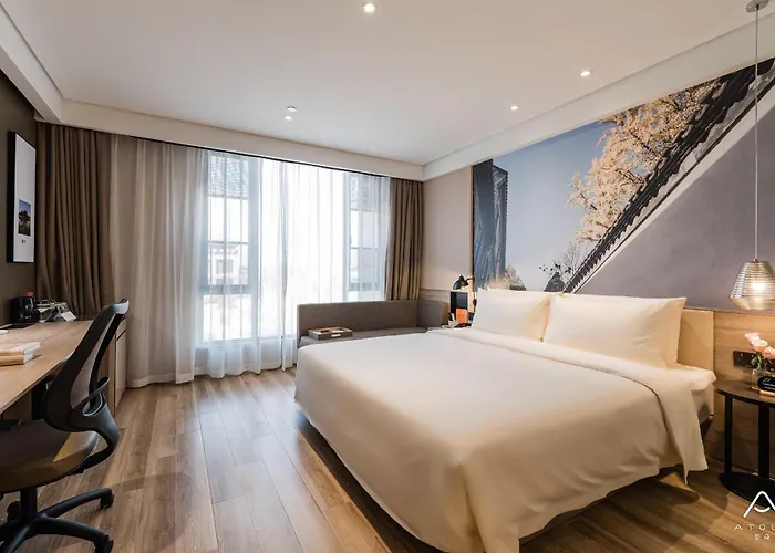 Atour Hotel Zhenjiang Xijindu Jinshan Temple