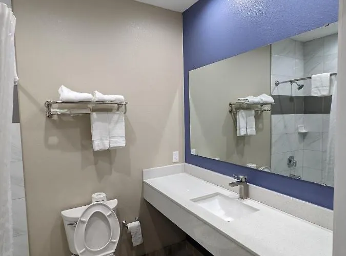 Holiday Inn Motel