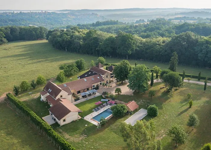 Domaine du Bugassou, Chambres, Table d'hôtes&SPA Belvès