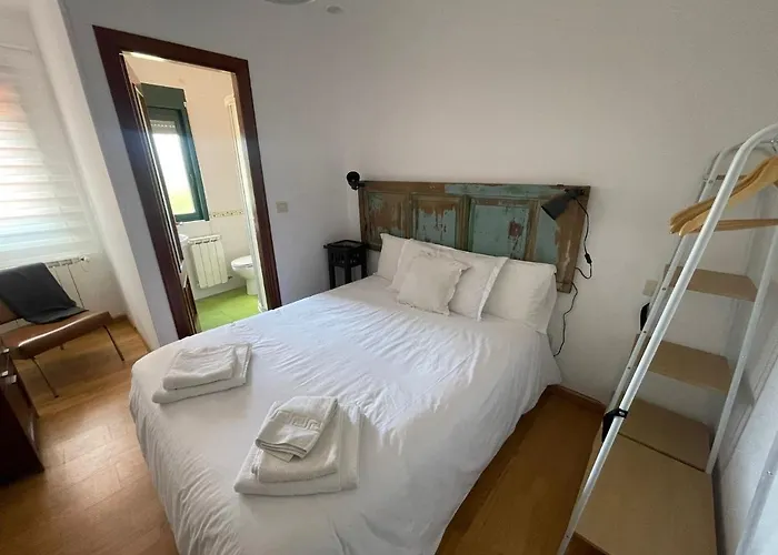 A Cochera Hostel Ferrol