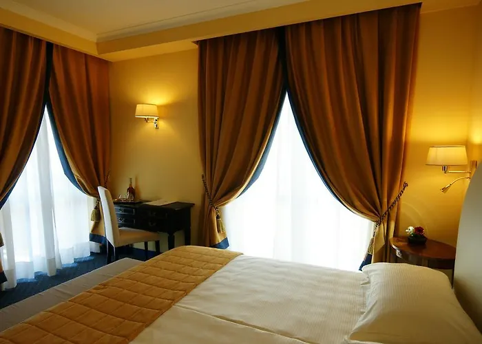 Bram Hotel