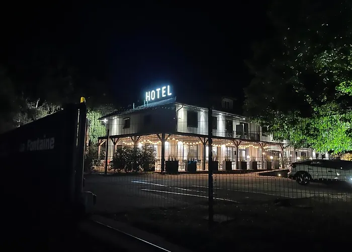 Hotel Logis Restaurant La Fontaine