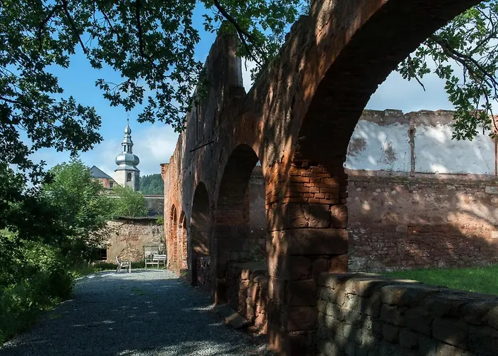 Zamek Sarny - Schloss Scharfeneck