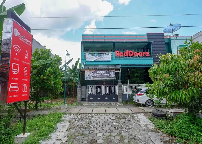 Reddoorz Syariah Near Rs Mitra Siaga