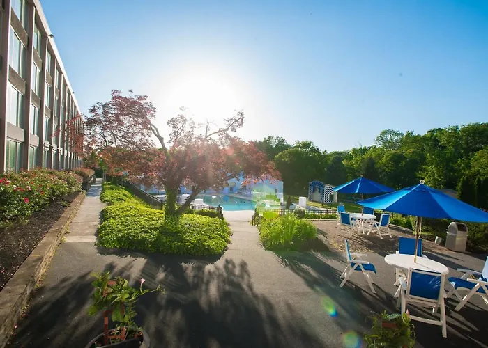 Chester Hotel And Conference Center