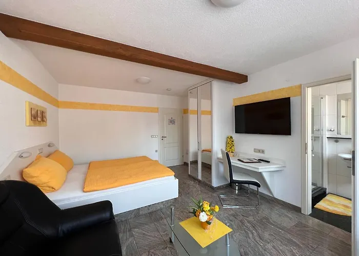 Hotel Und Pension Am Burchardikloster