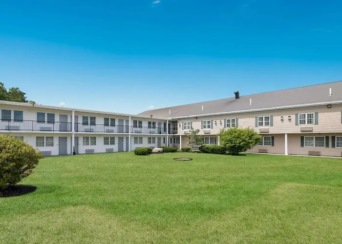 Quality Inn & Suites Auburn I-95