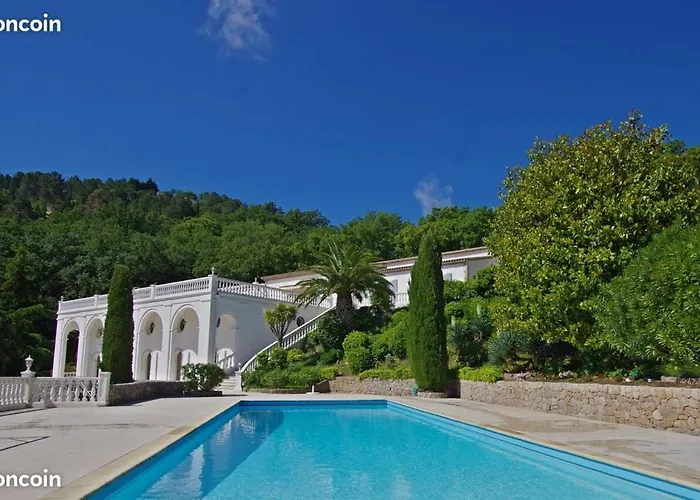 Hotel Champagne à Fréjus