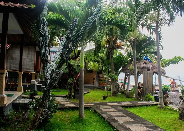 COCONUT BEACH BUNGALOWs&WARUNG 2