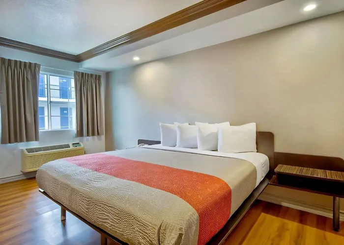 Motel 6 Gardena